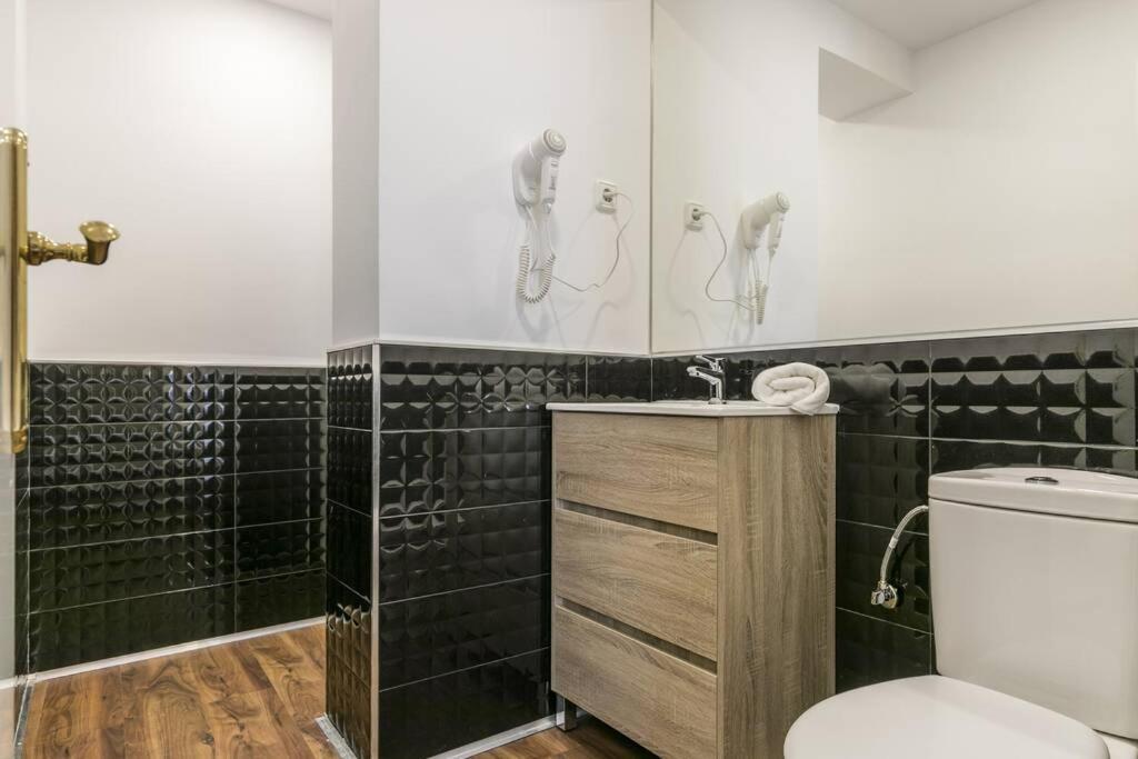 Apartamentos Plaza De Pedro Zerolo I Madrid Buitenkant foto