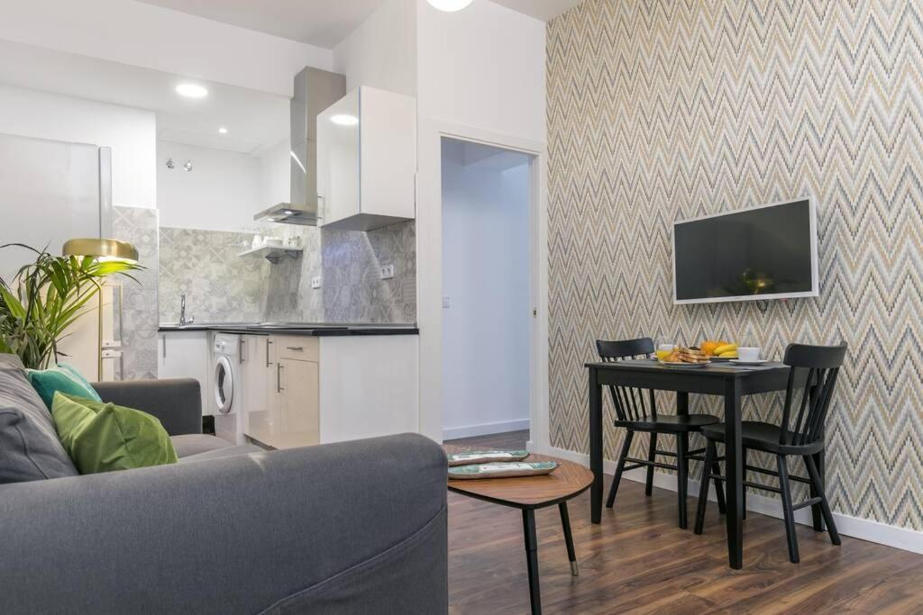 Apartamentos Plaza De Pedro Zerolo I Madrid Buitenkant foto