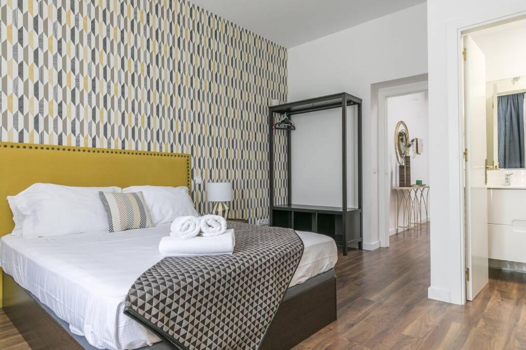 Apartamentos Plaza De Pedro Zerolo I Madrid Buitenkant foto
